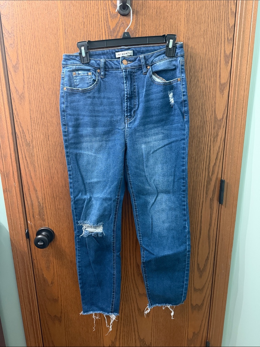 Anxnown High-Rise Distressed Blue Cropped Jeans